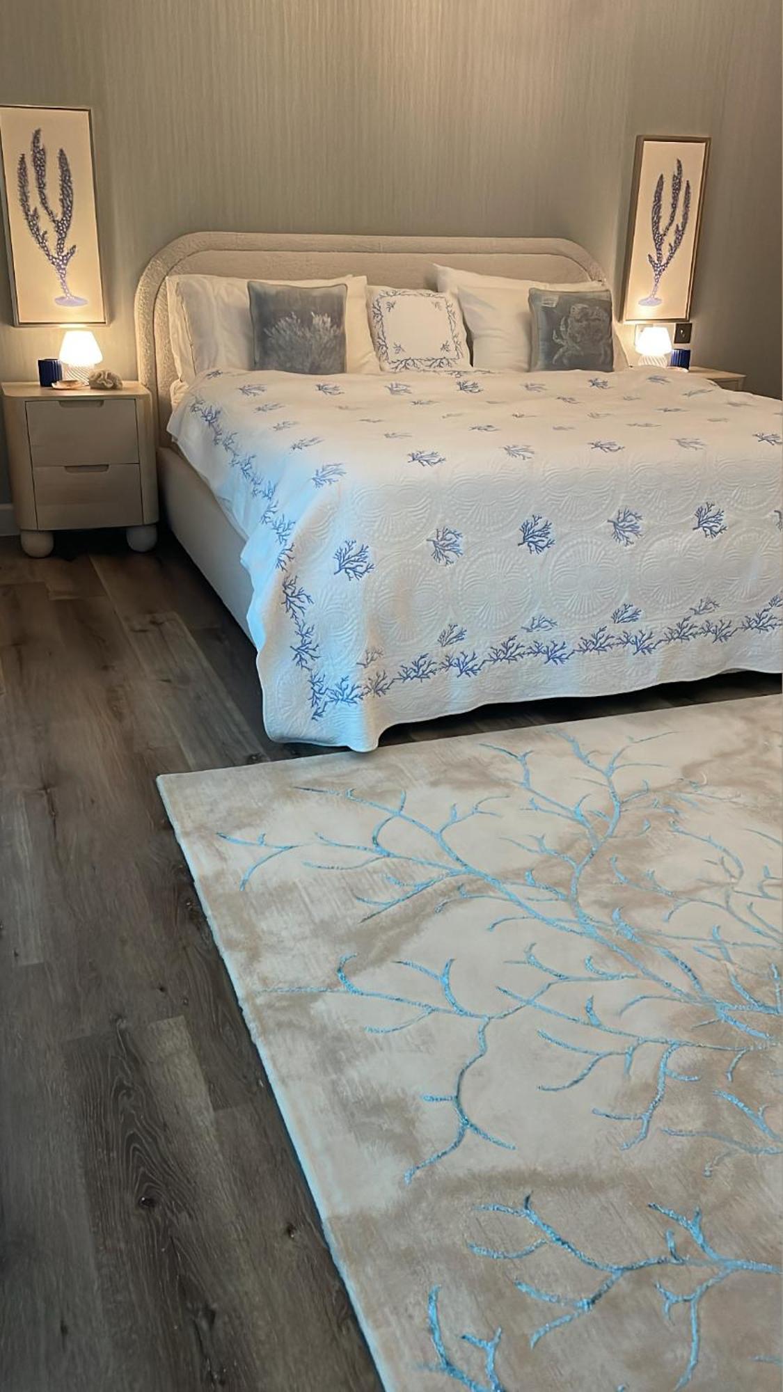 Coral * Abu Dhabi